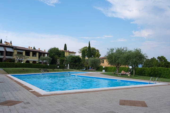 Garda Relax | Pool, Private Garden & Walk To Lake - Padenghe Sul Garda