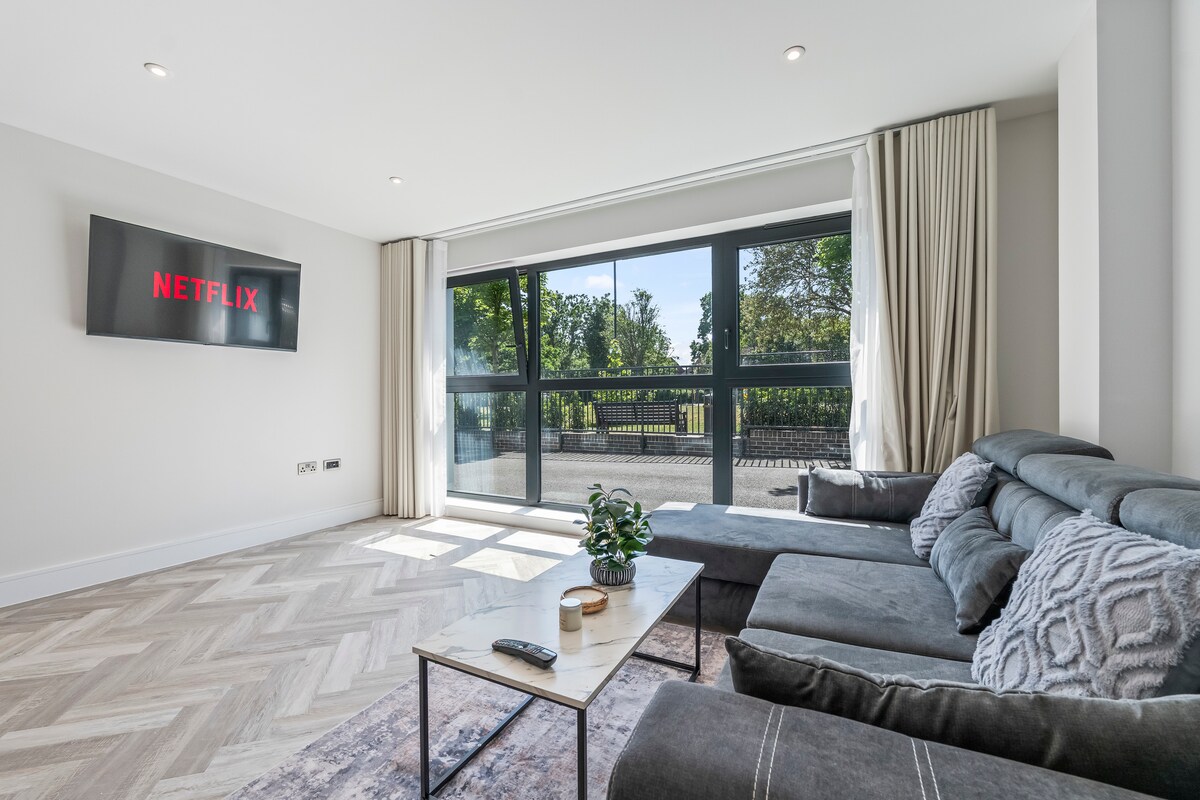 8 Pennel House
