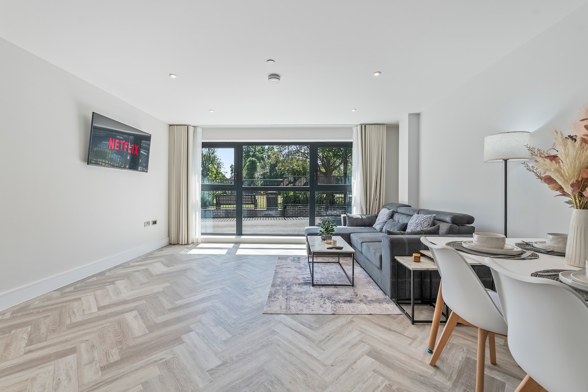 8 Pennel House
