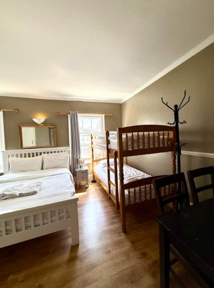 Family Studio For 5 In Hotel Near Victoria Station - Central London