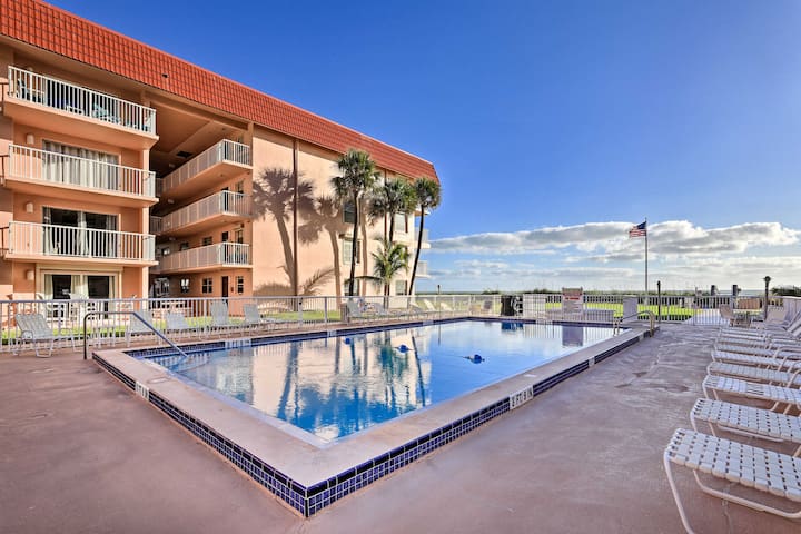 Enjoy The Pool & Beach! Cocoa Beach Condo - Cocoa Beach, FL