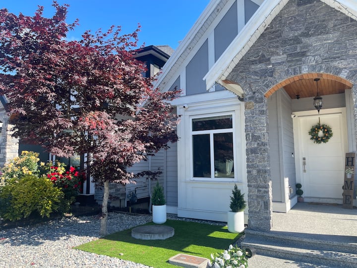 Cozy 2 Bedroom Brand New Suite - Private Entrance - Surrey, BC