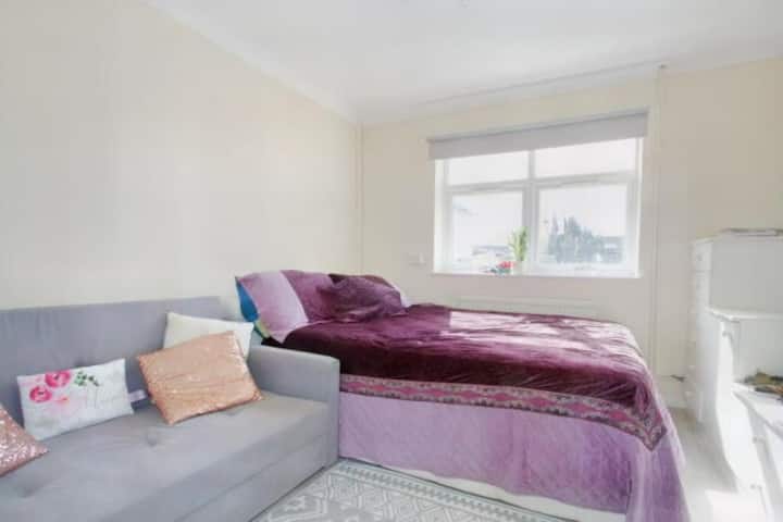 3 Bedroom Bunglow - Peterborough