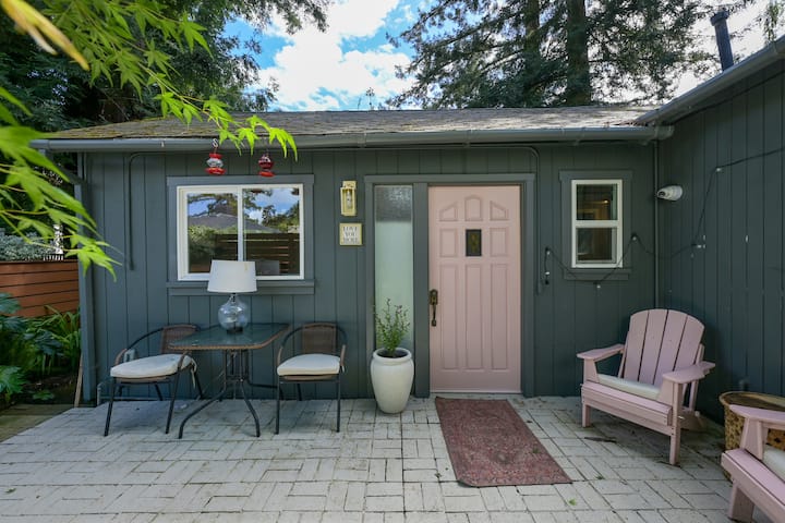Downtown Mill Valley Garden Cottage - Sausalito, CA