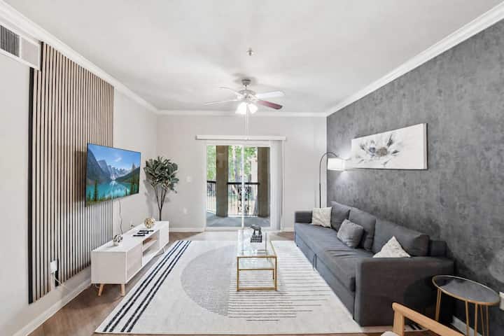 Dallas Medical District 2br With Smart Tvs - Dallas, TX