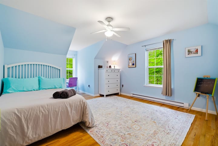Bedroom 2 with full bed, on 2nd floor