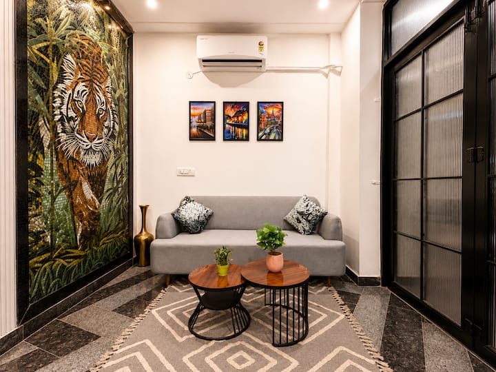 Super Luxury Studio-2 Riu’s Home Golf Course Rd - Gurugram