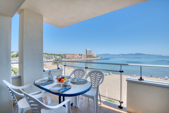 Riells : Appartement En Première Ligne De Mer Enti - L'Escala