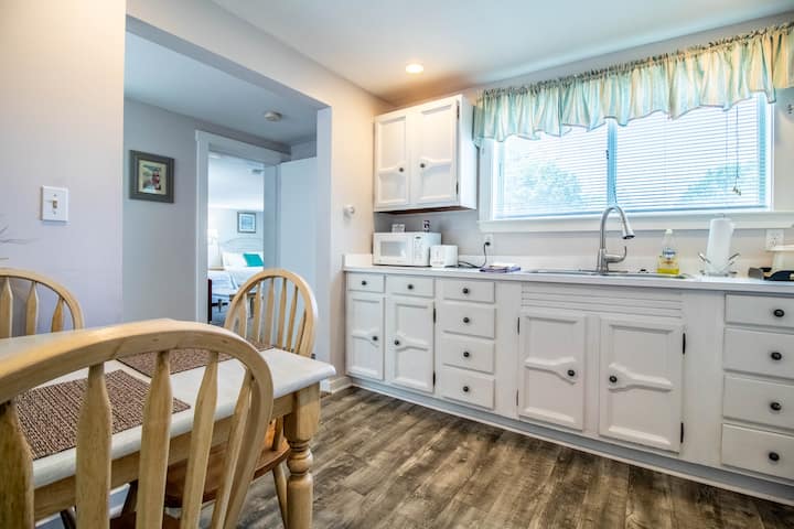 Luxury Suite With Jacuzzi & Fireplace - Ogunquit, ME