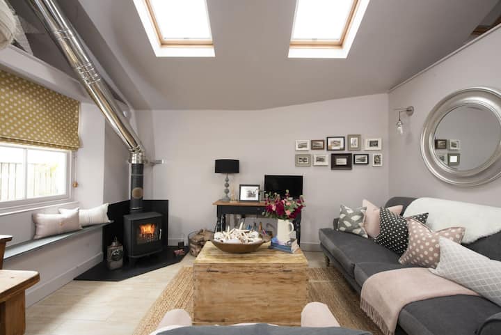 The Store Room - Dog Friendly, Parking, Courtyard - Mousehole