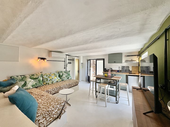 Charmant Studio Rénové Sur La Roche, Proche Plages - Fréjus