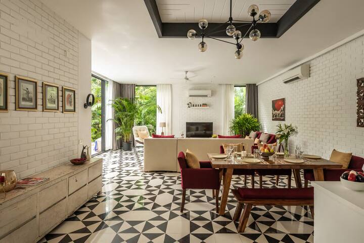 Dining area image 1
