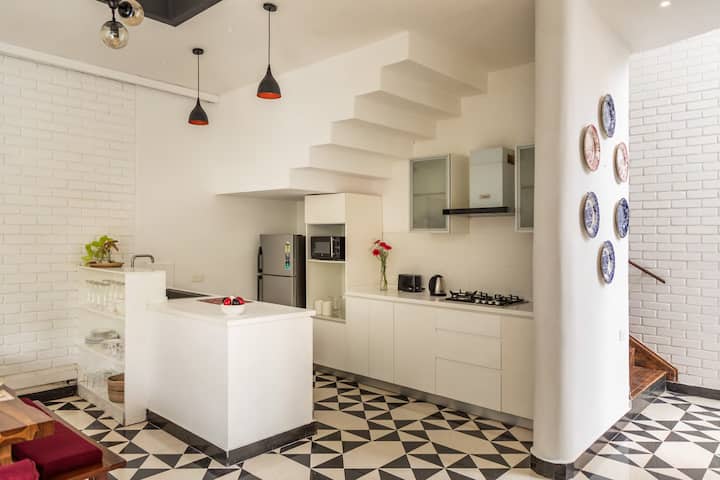 Full kitchen image 1