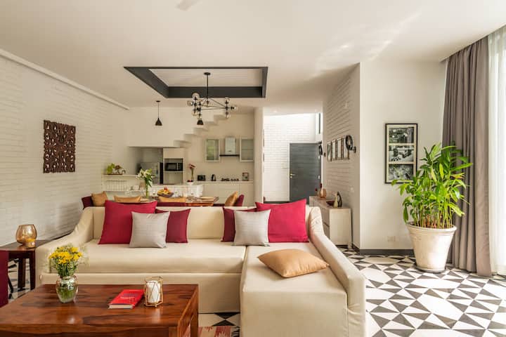 Living room image 7