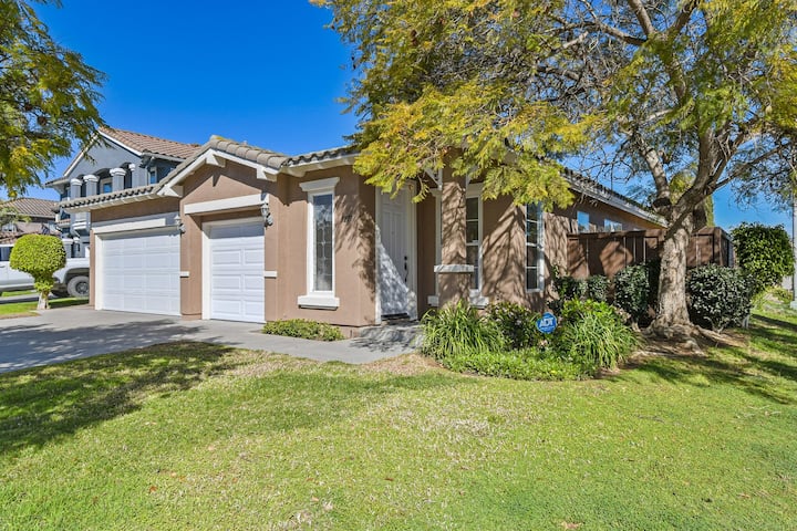 Room Rental Insingle Story Chula Vista Home W Yard - Chula Vista, CA