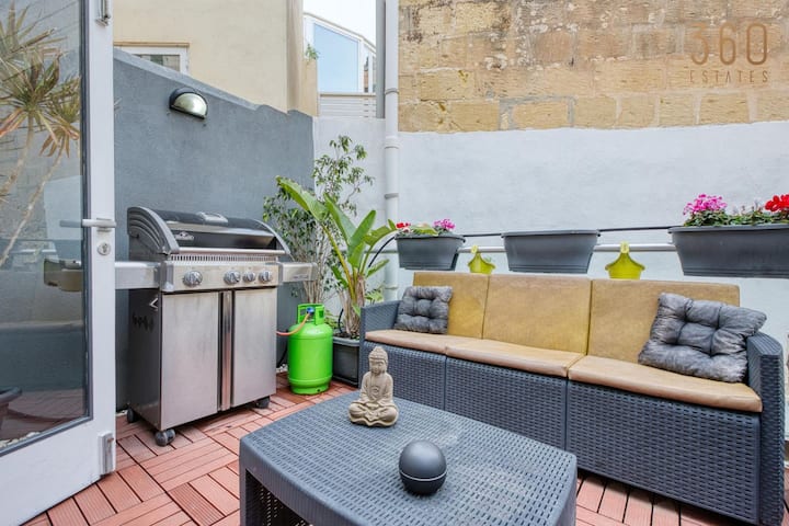 Sunlit Rabat Maisonette With Private Terrace & Bbq - Malta