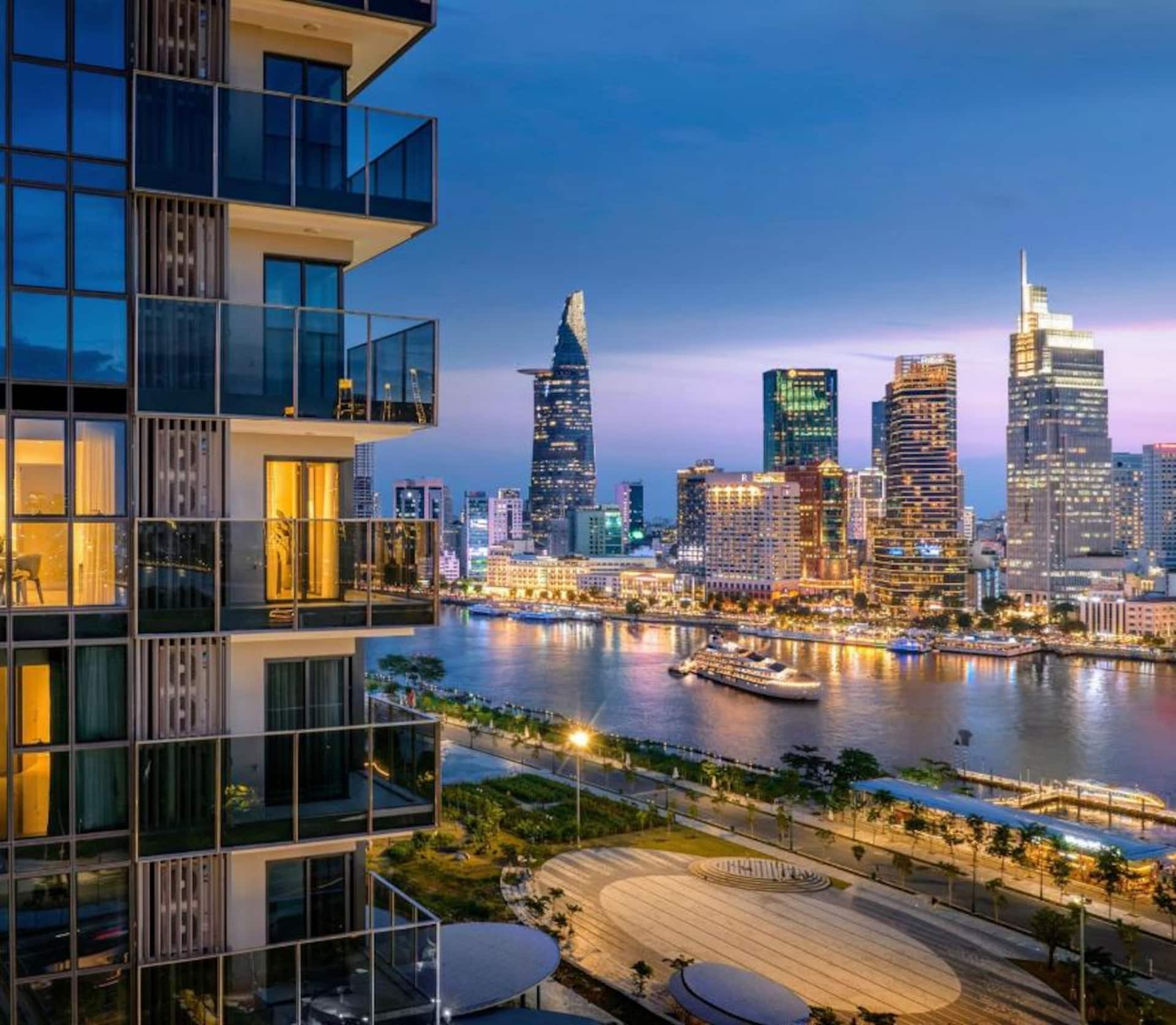 Presidential Corner Suite | CBD | Opera Residence