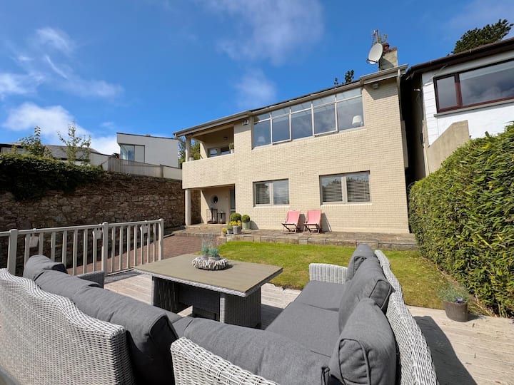 Three Bedroom House With Sea Views In Killiney - Dún Laoghaire
