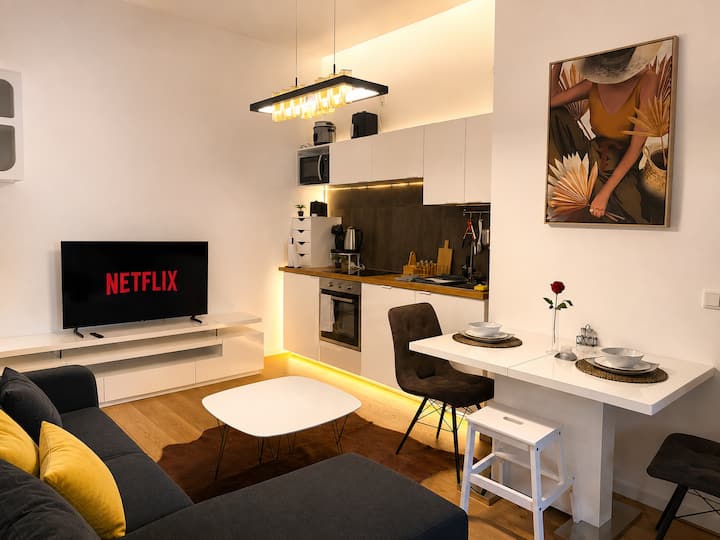 Luxury Balcony Apartment In Wiesbaden Center - Wiesbaden