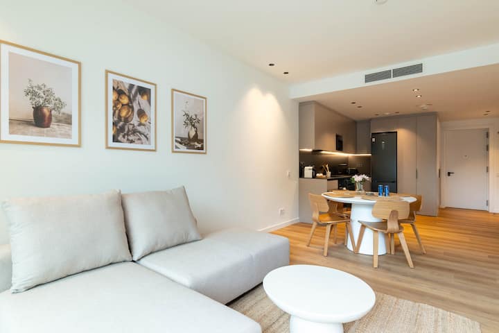 Can Milà / Premium A. Pool Ent. Dbl+queen (009) - Sitges