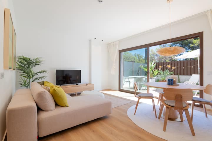 Can Milà | Signature Apartment Double Bed (004) - Sitges