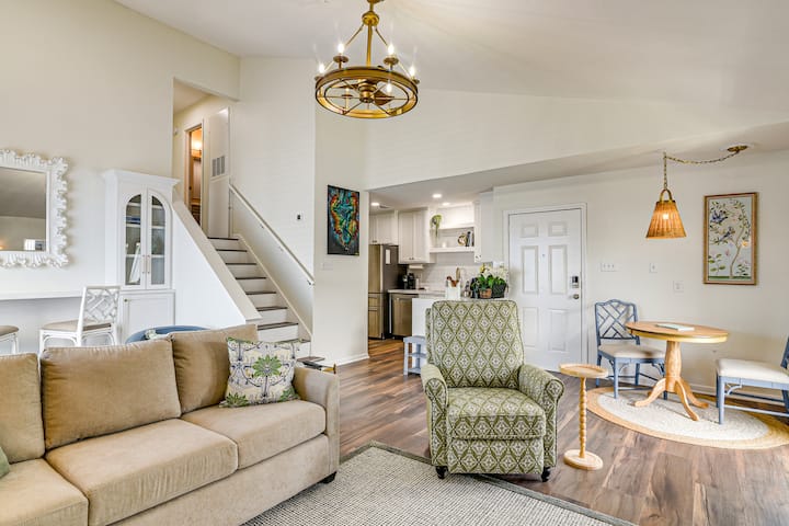 Gorgeous Condo 
Close To Beach And Local Favs - West Beach, TX