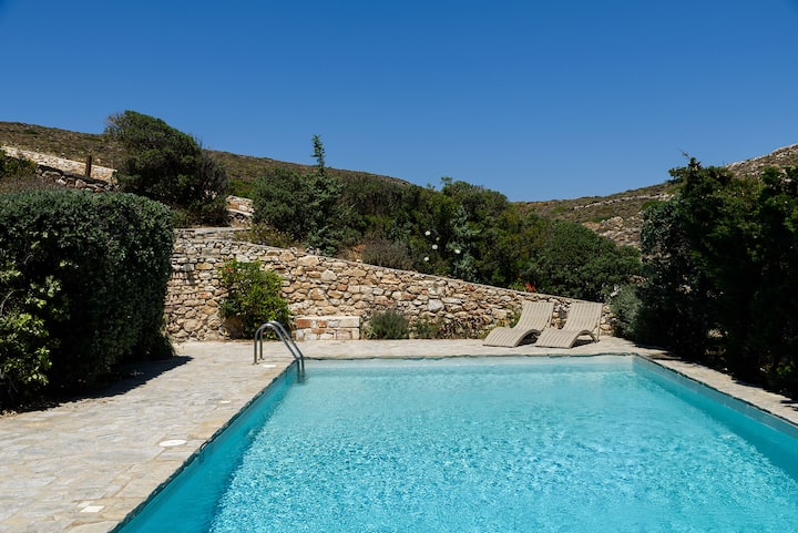 Cozy Cycladic House Balcony Views & Shared Pool - 帕羅斯島