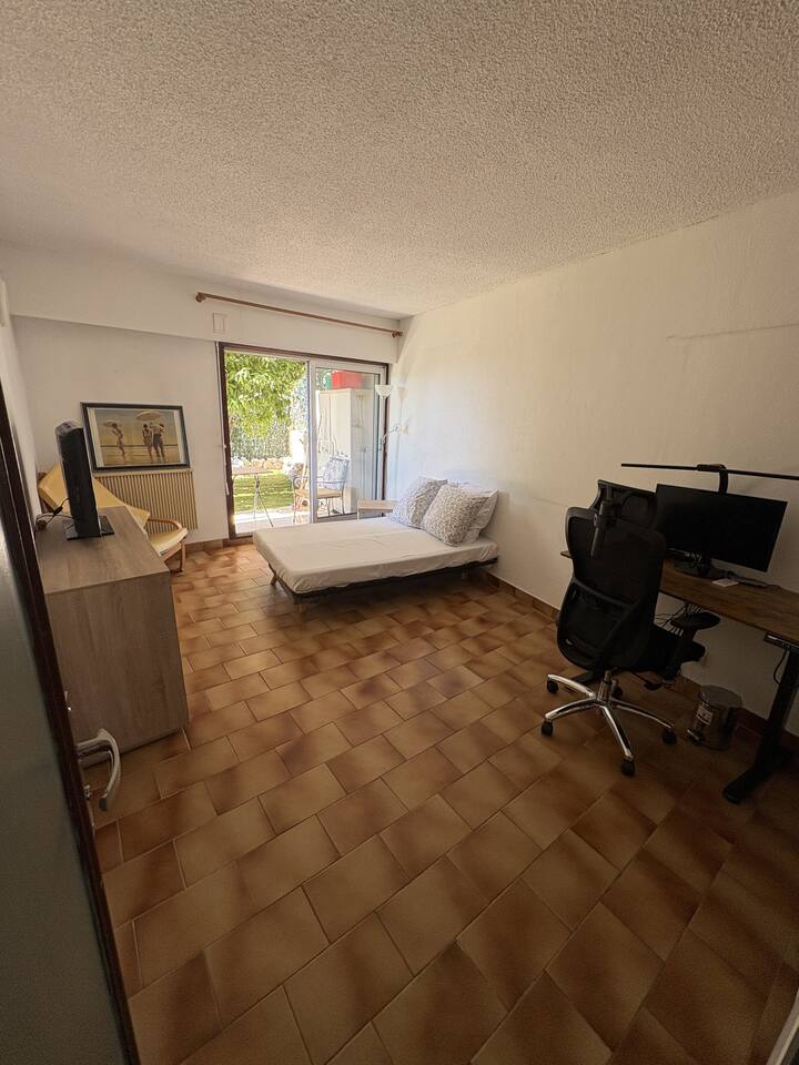 Dhomë gjumi 2