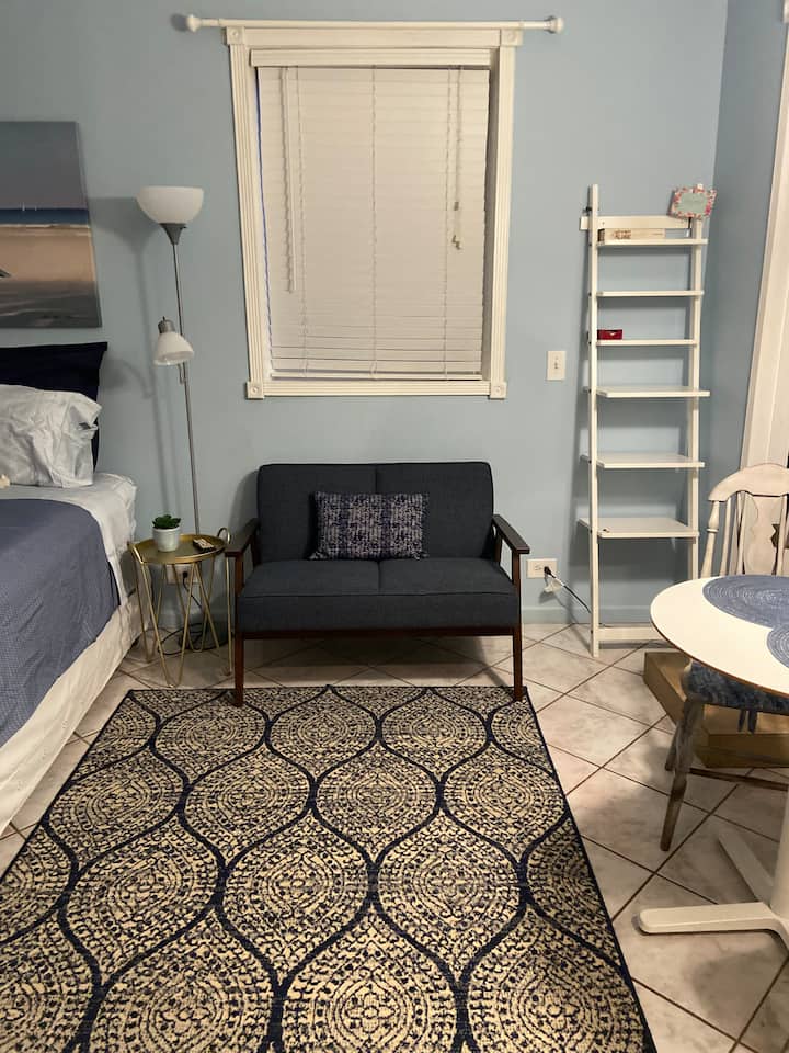 Studio Suite - Pembroke Pines, FL