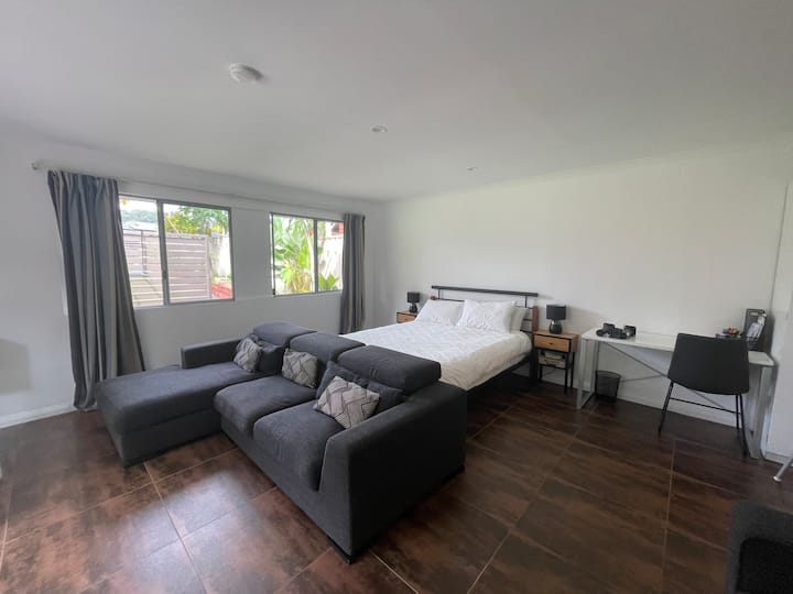Sunshine Coast Studio *Check Out Our Reviews - Buderim