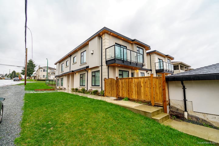 Brand-new Luxury Duplex | Entire Upper Floor - Burnaby