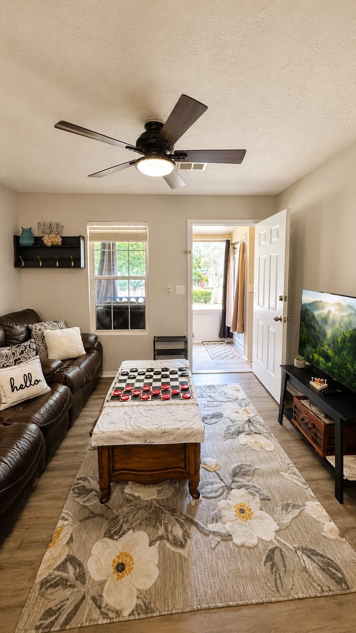 3 Beds  2 Bath  King Purple® Bed  Eav/beltline - Atlanta, GA
