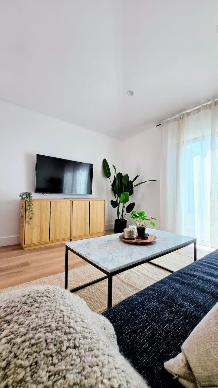 West La Casita | Private Entry | Near Beach - Santa Monica, CA