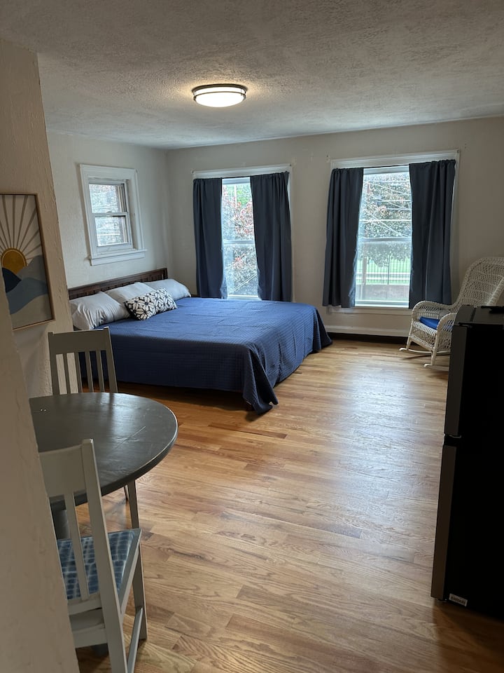 #4large Private Bedroom Shared Prof Home Near Upmc - Erie, PA