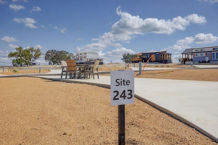 Firefly Luxury Resort - Executive Rv Site- 243 - Luckenbach, TX