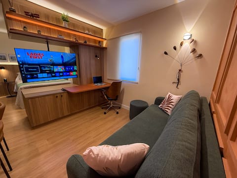 Top performing Airbnb: Fully Furnished & Central Apartment | Home Office | Air Conditioning | Garage in Londrina