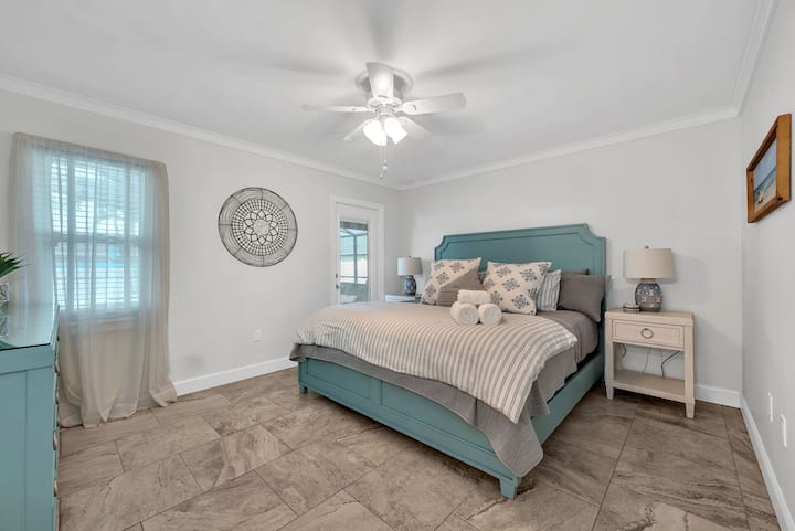 Master bedroom with the king size bed