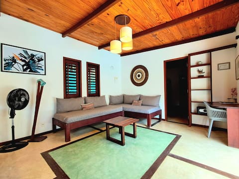 Top Airbnb: Casinha Guarani beautiful 2-suite house with pool em Amontada