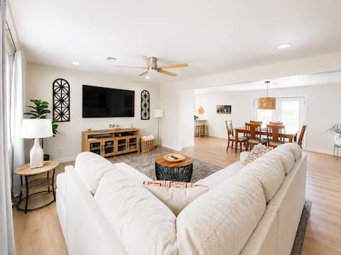 Top Airbnb: Unwind On J | Coler • OZ Trails • DT Bentonville in Arkansas