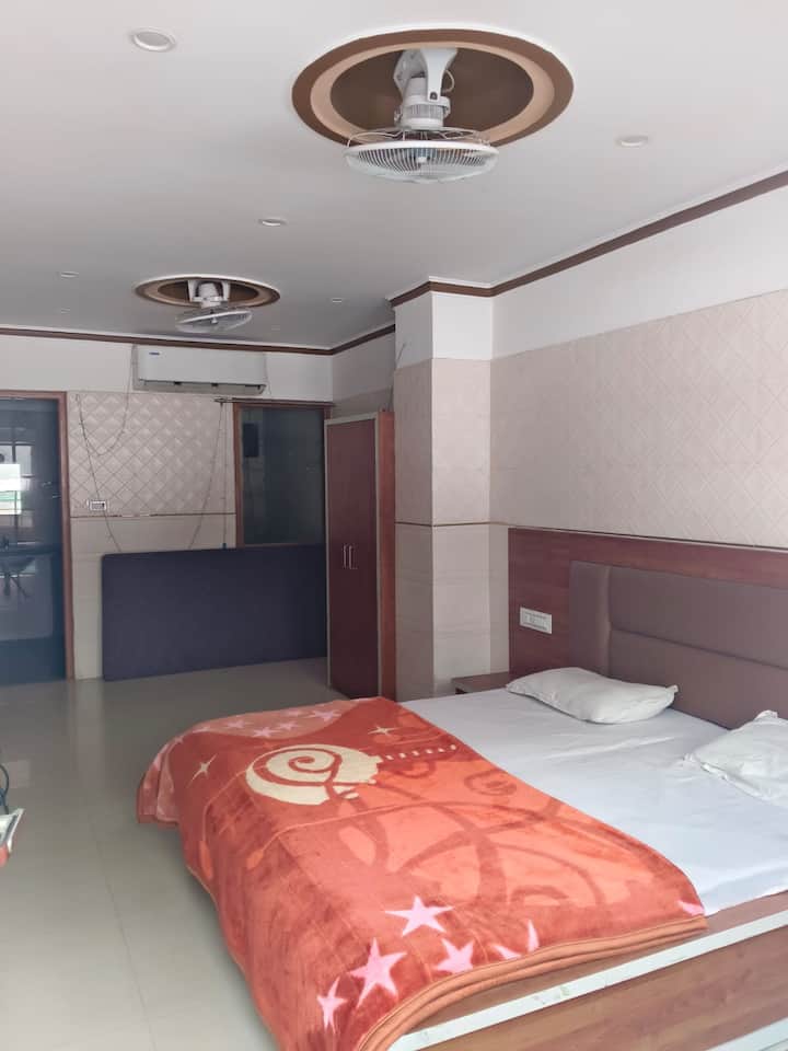 Peaceful Ashram Vibe | Ac Room With Free Parking - Haridwar