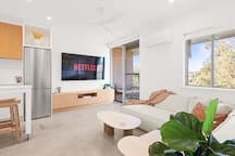 Bright Modern Apartment Near Beach