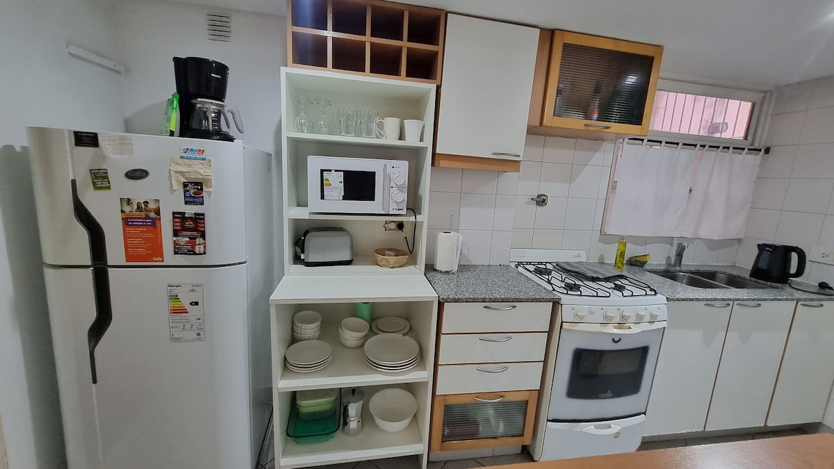 Departamento con balcón y garage