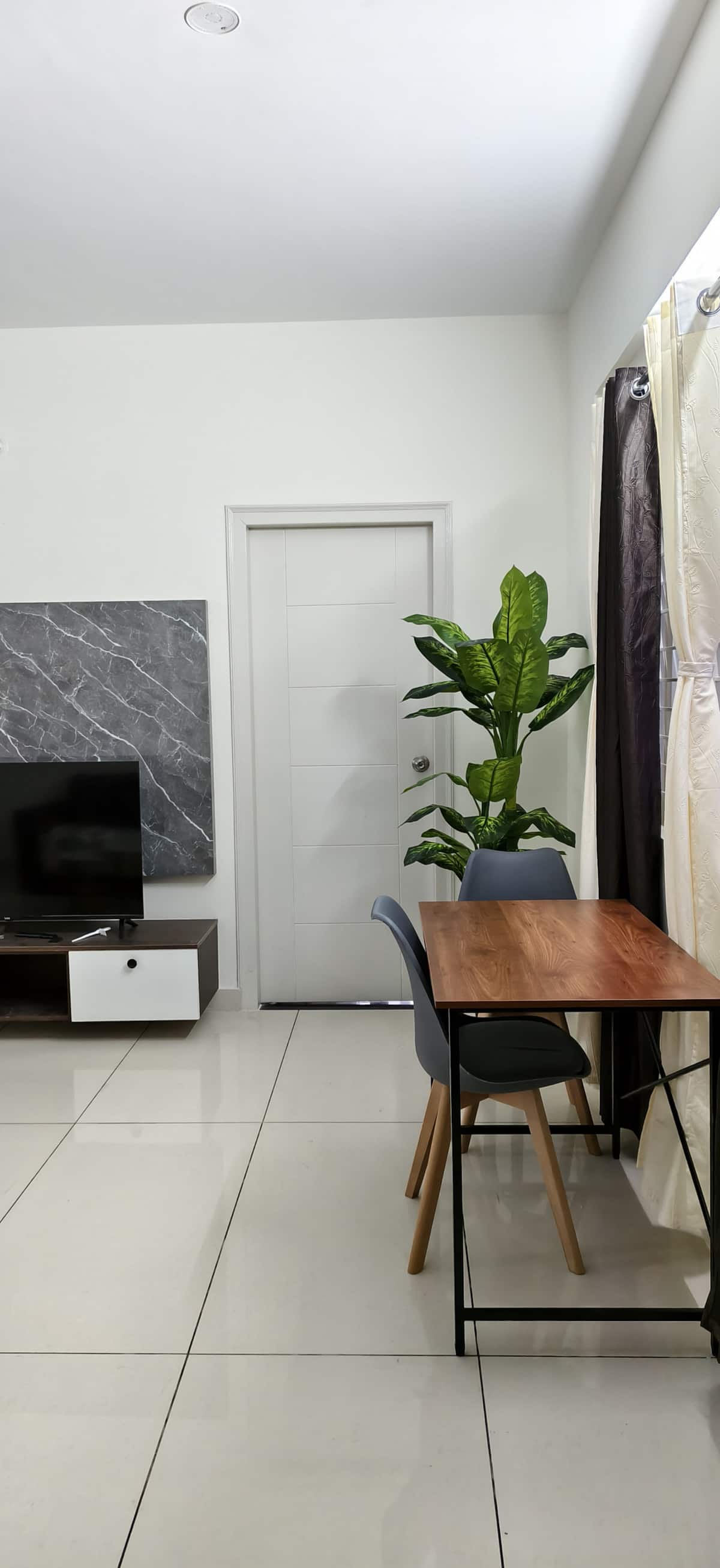 Living room image 6