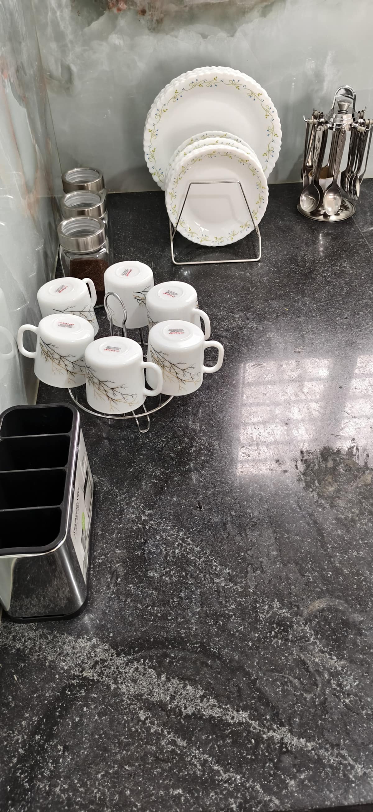 Full kitchen image 4