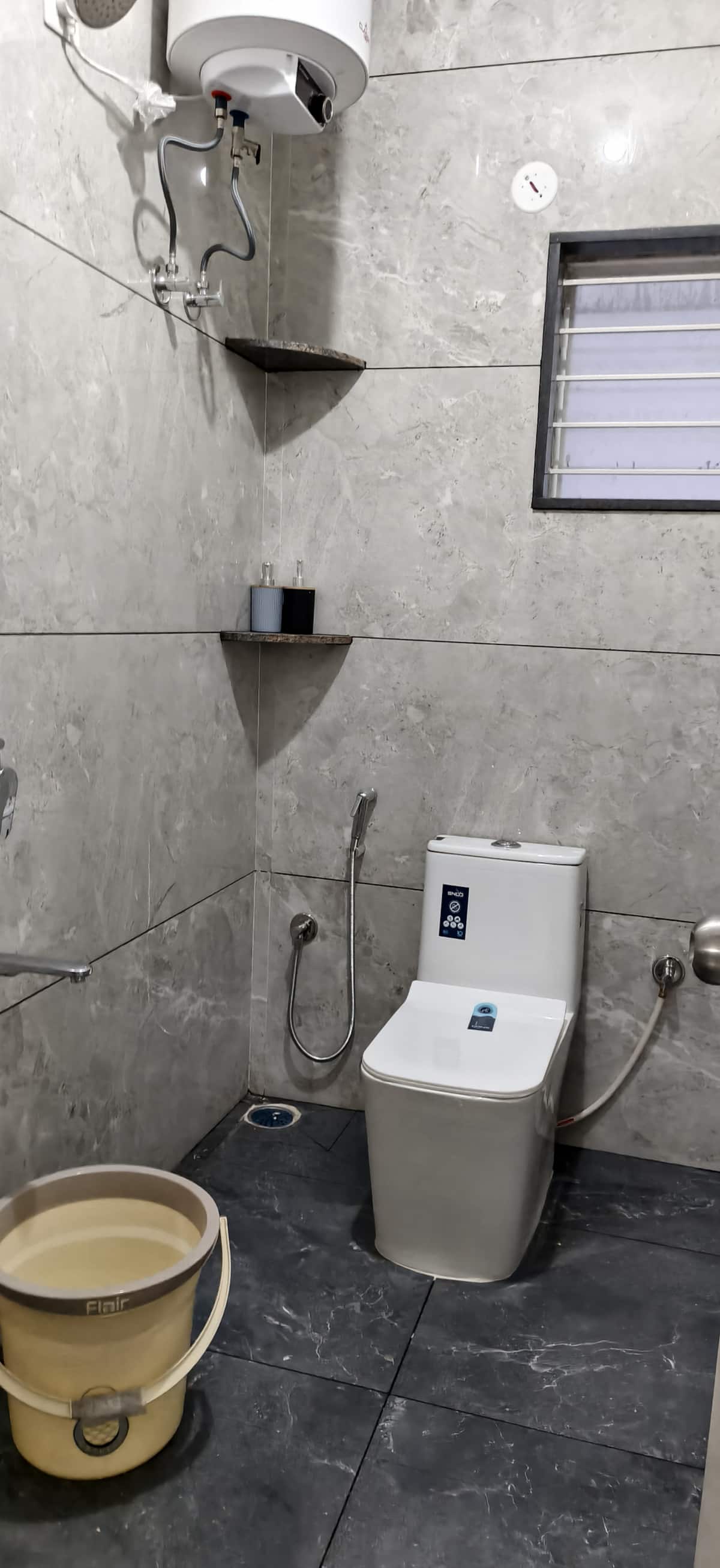 Full bathroom 2 image 1