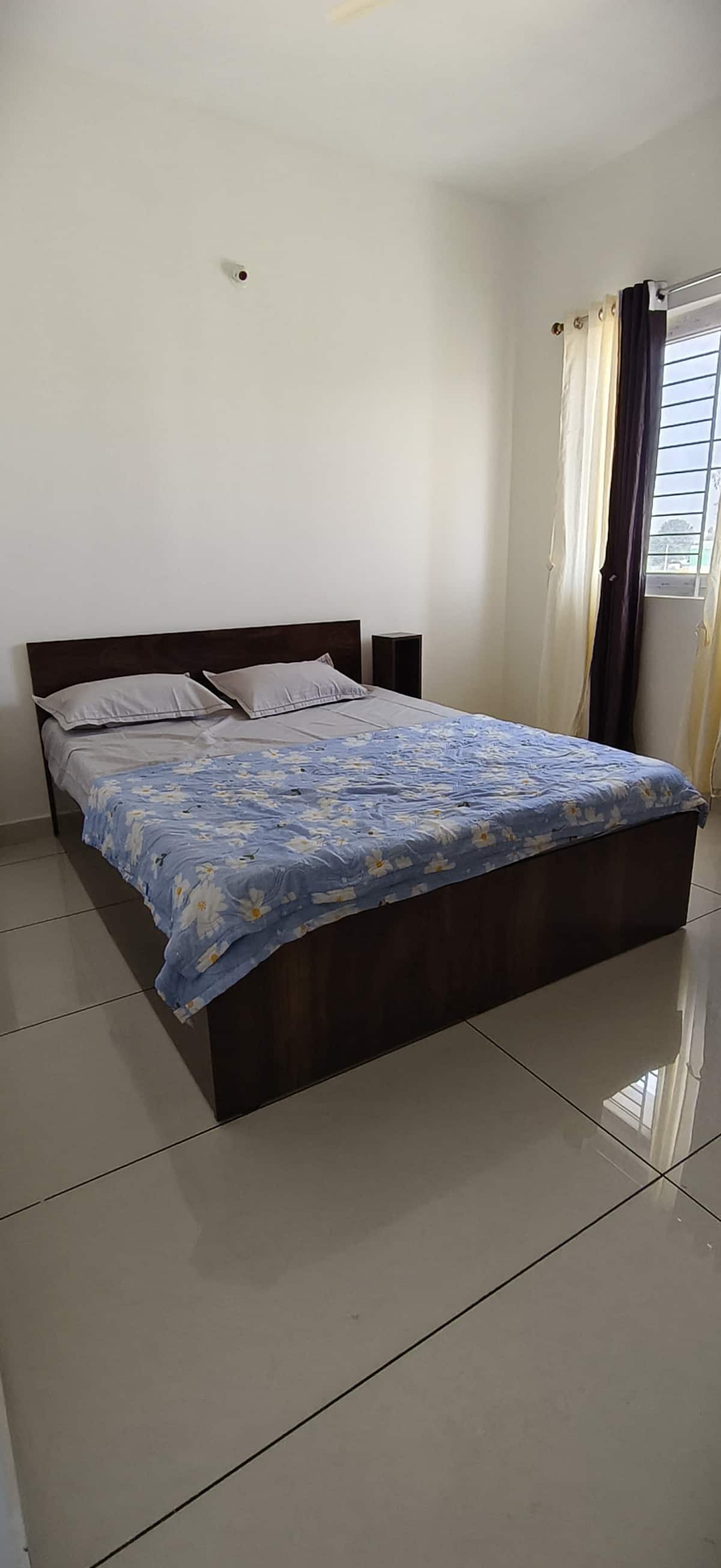 Bedroom 2 image 2