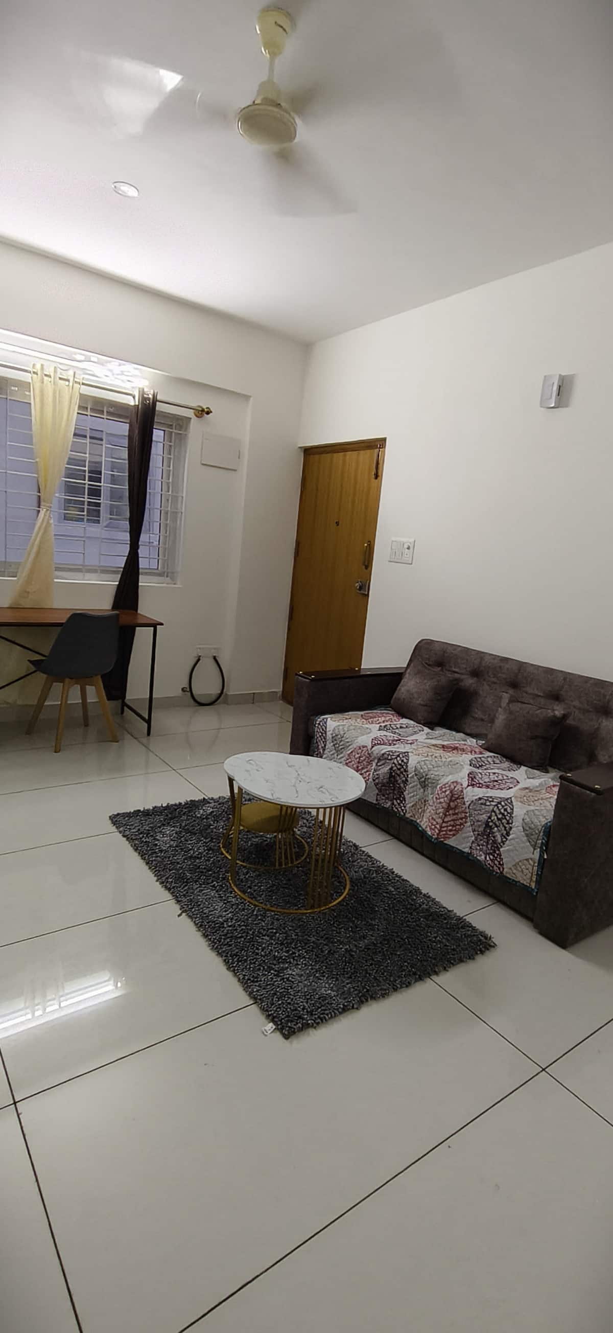 Living room image 3