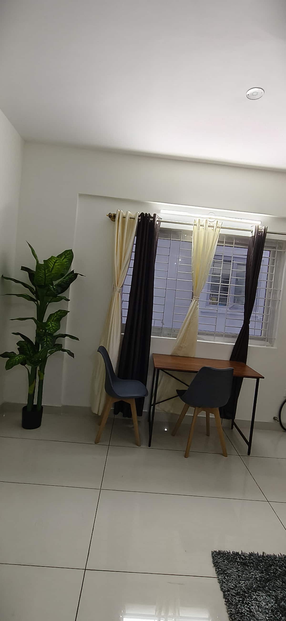 Dining area image 1