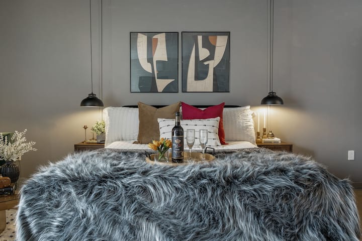 The Velvet Loft | Luxury Stay Downtown Birmingham - Homewood, AL