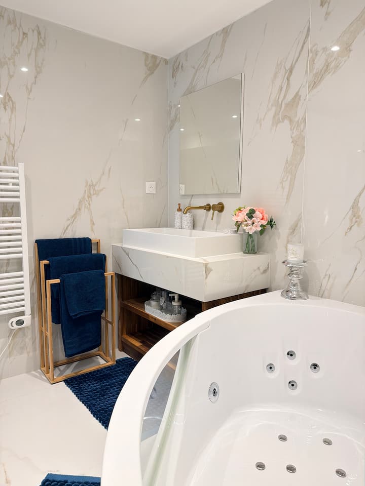 Appartement Dans Villa De Luxe A Marseille - Marseille